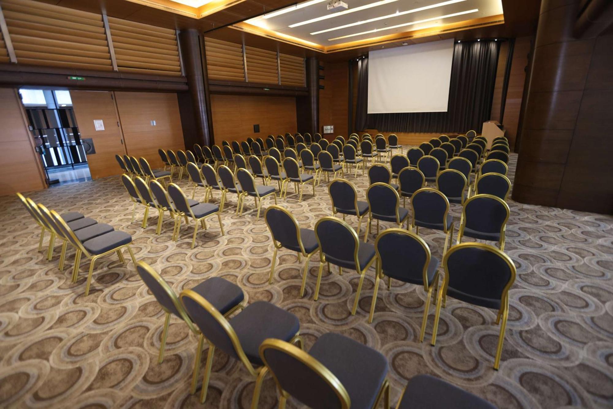 Radisson Blu Hotel, Verdun Hotel Beirut