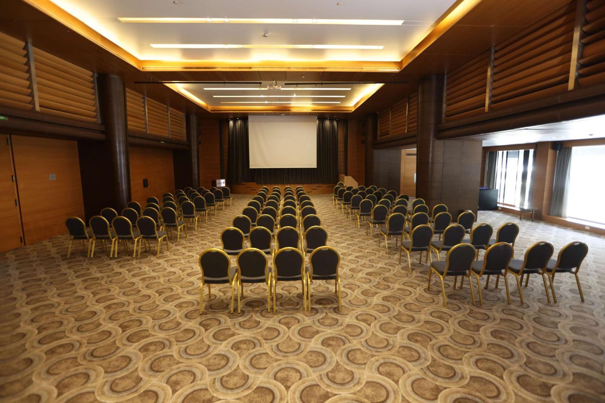 Radisson Blu Hotel, Verdun 5*